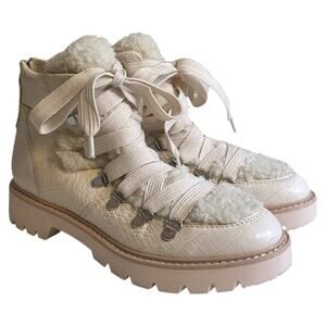 Dolce Vita Pace Cream Croc Faux Shearling Trim Lug Sole Hiker Ankle Boots Sz 6.5